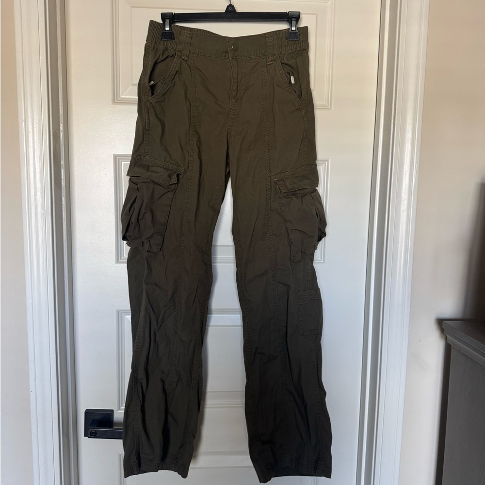 H&M cargos